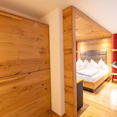 Hotel Hirsch Ной-Ульм Екстер'єр фото